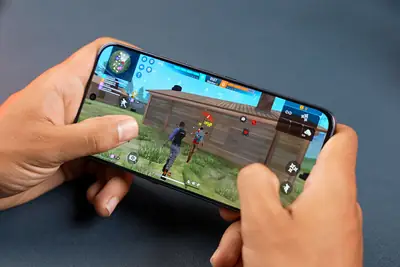 Android phone running a battle royale game